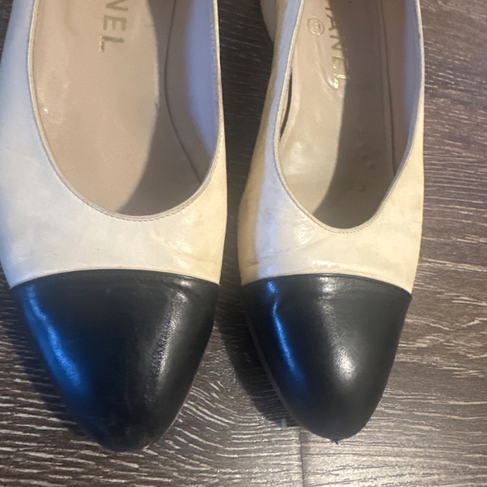 Channel shoes - Picture 2 of 5